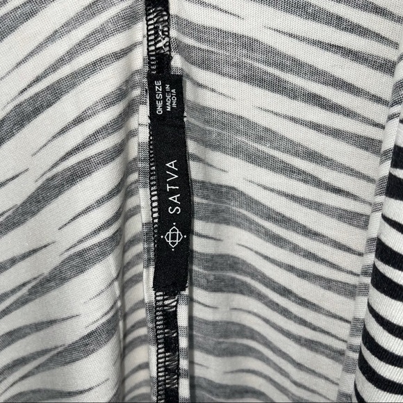 Satva Movement Arrow Print Divine Kimono Wrap - Picture 6 of 12